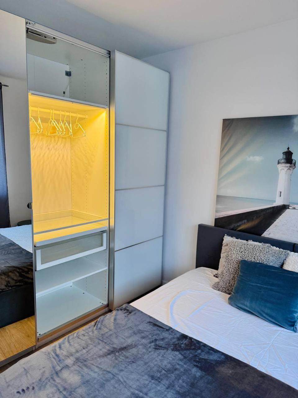 C- Home4U - Apartment With A City View Close To Aquapark, Parking In Secured Area Krasków Exterior foto